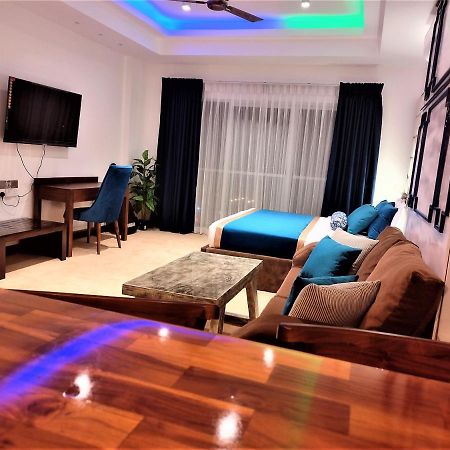 Ocean Breeze Condo By Lake Infinity Негомбо Екстериор снимка